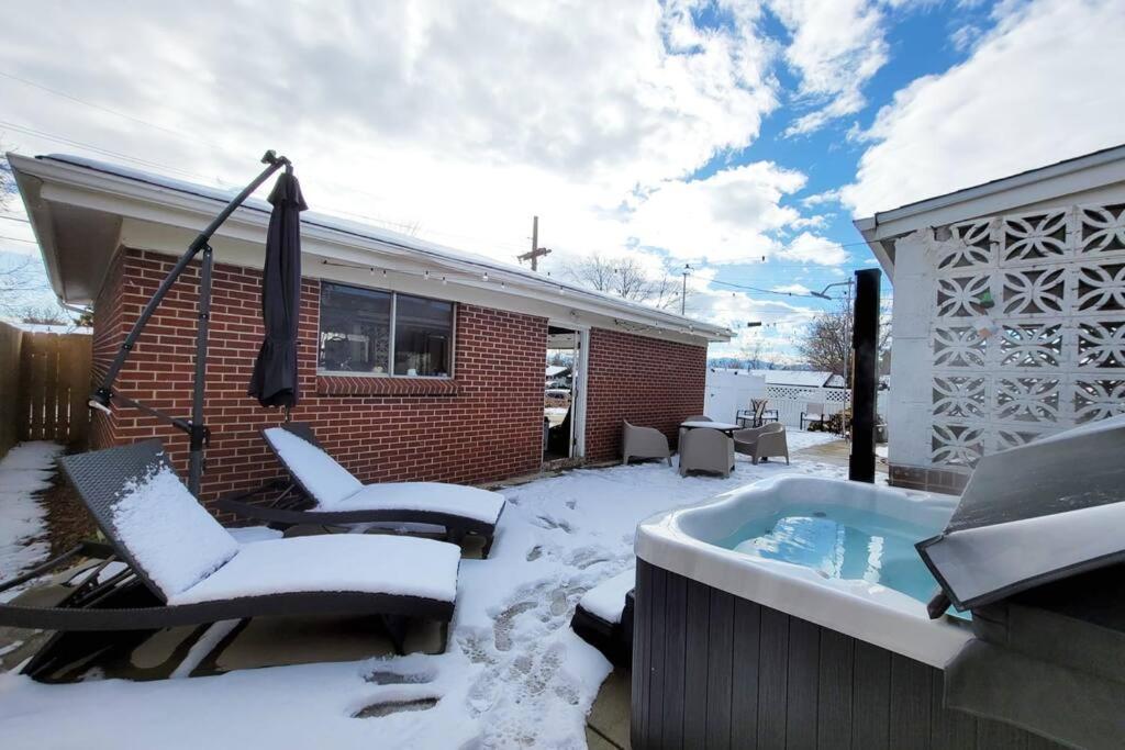 Newly Furnished 5-Bdrm Home + Hot Tub & Fireplace. Westminster Exterior foto